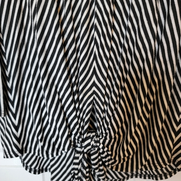 Pebble and Stone Black Long Sleeve Striped Shirt Size M - Picture 3 of 7